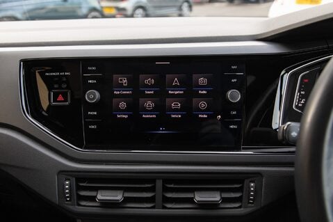 Volkswagen Taigo R-LINE TSI DSG 28