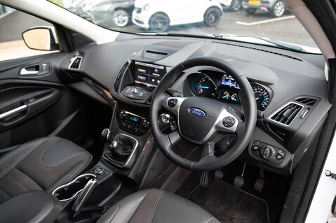 Ford Kuga TITANIUM TDCI 4