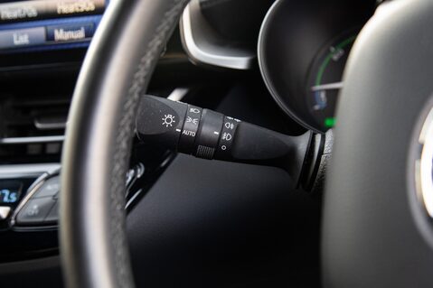 Toyota C-HR DESIGN 17