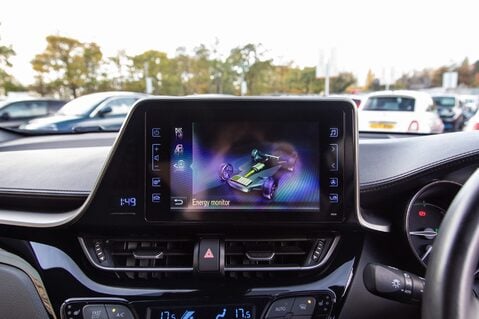 Toyota C-HR DESIGN 26