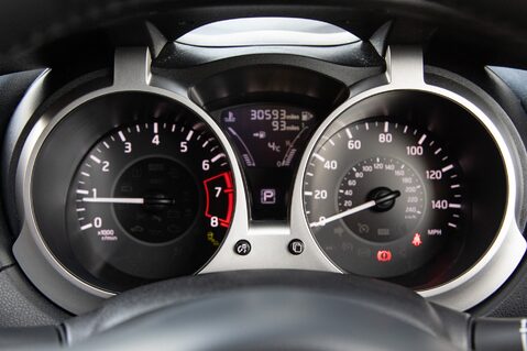 Nissan Juke TEKNA XTRONIC 15