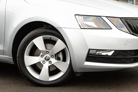 Skoda Octavia SE DRIVE TSI 11
