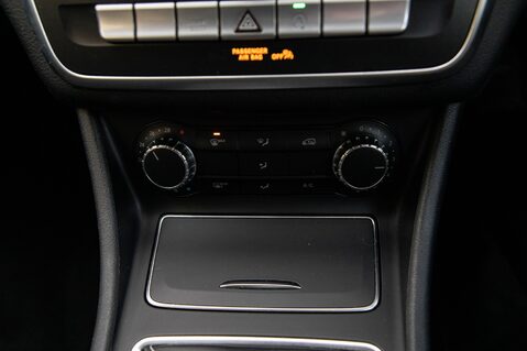 Mercedes-Benz GLA Class GLA 180 URBAN EDITION 31