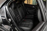 Mercedes-Benz GLA Class GLA 180 URBAN EDITION 32