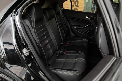 Mercedes-Benz GLA Class GLA 180 URBAN EDITION 32