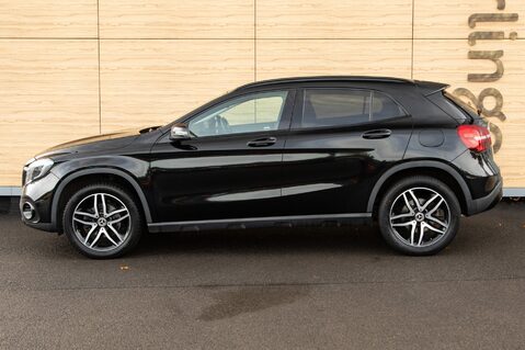 Mercedes-Benz GLA Class GLA 180 URBAN EDITION 13