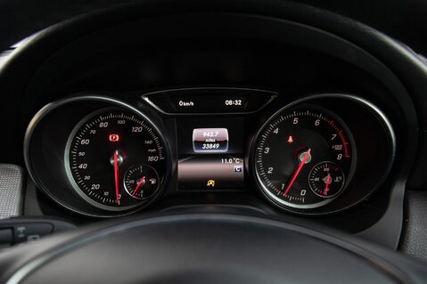 Mercedes-Benz GLA Class GLA 180 URBAN EDITION 15