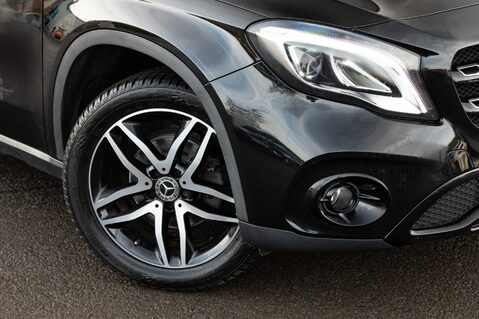 Mercedes-Benz GLA Class GLA 180 URBAN EDITION 11