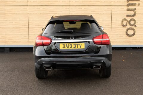 Mercedes-Benz GLA Class GLA 180 URBAN EDITION 6