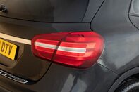 Mercedes-Benz GLA Class GLA 180 URBAN EDITION 9