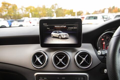 Mercedes-Benz GLA Class GLA 180 URBAN EDITION 24