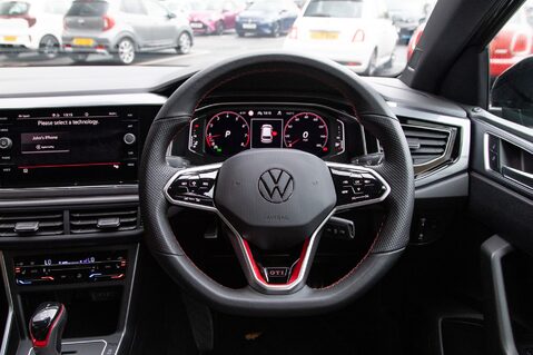 Volkswagen Polo GTI TSI DSG 21