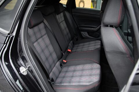 Volkswagen Polo GTI TSI DSG 33