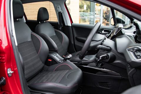 Peugeot 2008 PURETECH S/S GT LINE 31