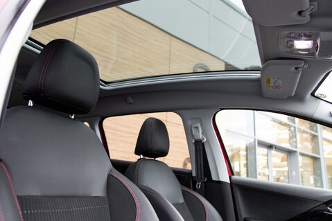 Peugeot 2008 PURETECH S/S GT LINE 32