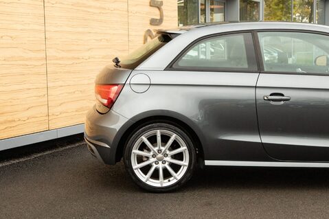 Audi A1 TFSI S LINE 7
