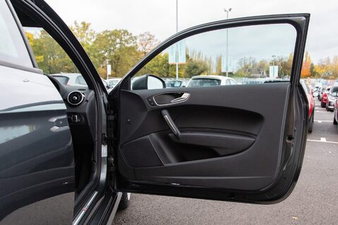 Audi A1 TFSI S LINE 14