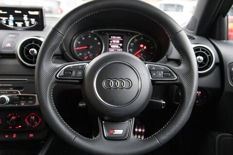 Audi A1 TFSI S LINE 21