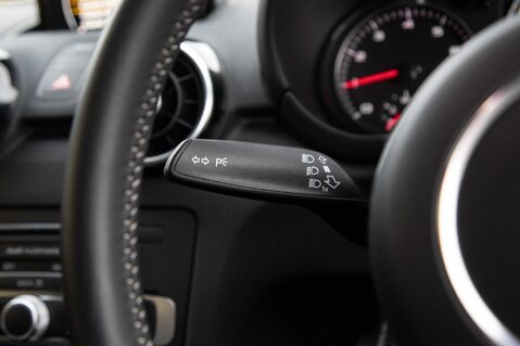 Audi A1 TFSI S LINE 17