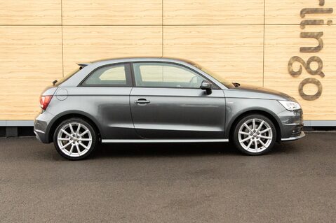 Audi A1 TFSI S LINE 12