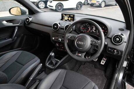 Audi A1 TFSI S LINE