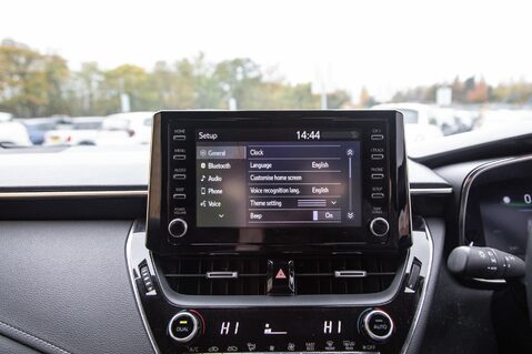 Toyota Corolla VVT-I ICON TECH 27