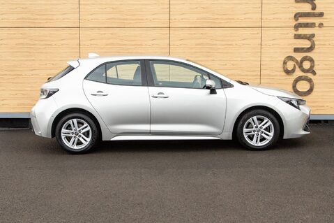 Toyota Corolla VVT-I ICON TECH 12