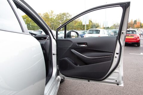 Toyota Corolla VVT-I ICON TECH 14