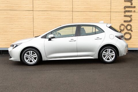 Toyota Corolla VVT-I ICON TECH 13