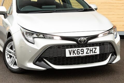 Toyota Corolla VVT-I ICON TECH 10