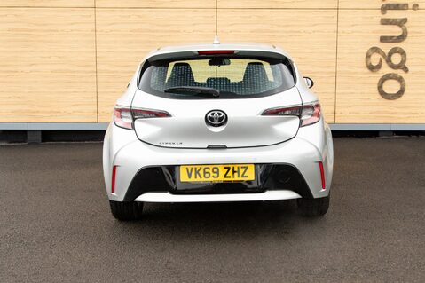 Toyota Corolla VVT-I ICON TECH 6