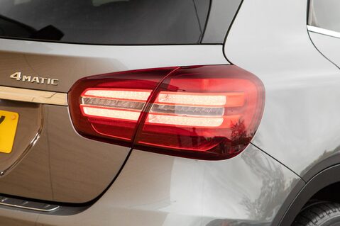 Mercedes-Benz GLA Class GLA 250 4MATIC AMG LINE EDITION 9