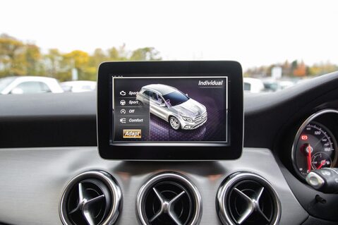 Mercedes-Benz GLA Class GLA 250 4MATIC AMG LINE EDITION 32