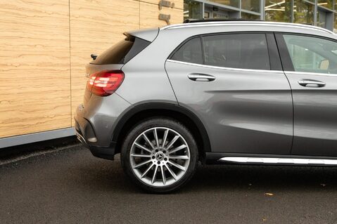 Mercedes-Benz GLA Class GLA 250 4MATIC AMG LINE EDITION 7