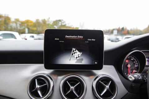 Mercedes-Benz GLA Class GLA 250 4MATIC AMG LINE EDITION 37