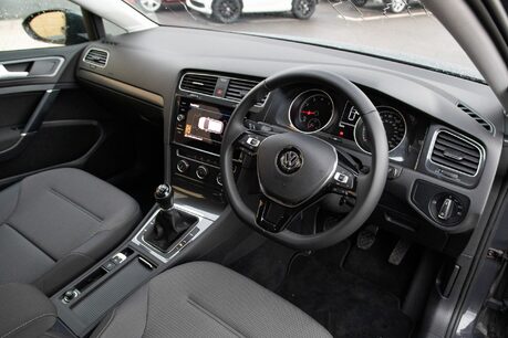 Volkswagen Golf SE NAVIGATION TSI