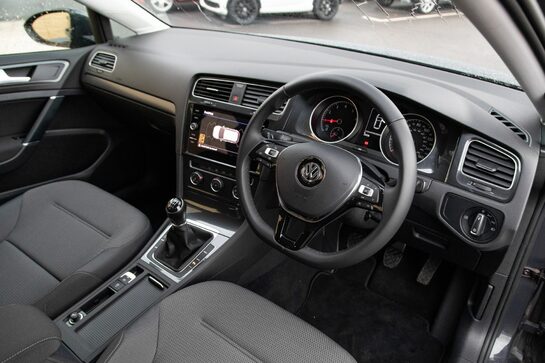 Volkswagen Golf SE NAVIGATION TSI