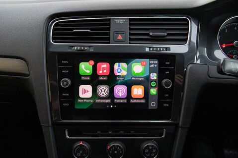 Volkswagen Golf SE NAVIGATION TSI 30