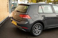 Volkswagen Golf SE NAVIGATION TSI 8