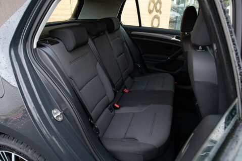 Volkswagen Golf SE NAVIGATION TSI 34