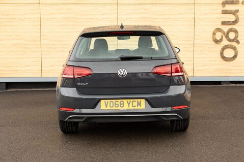 Volkswagen Golf SE NAVIGATION TSI 6