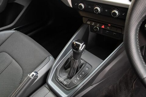 Audi A1 SPORTBACK TFSI S LINE 32