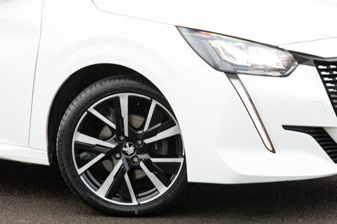 Peugeot 208 PURETECH ALLURE PREMIUM S/S 11