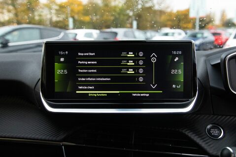 Peugeot 208 PURETECH ALLURE PREMIUM S/S 25