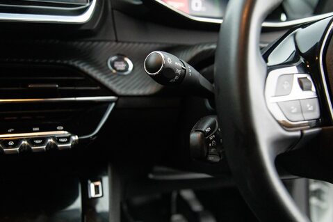 Peugeot 208 PURETECH ALLURE PREMIUM S/S 17