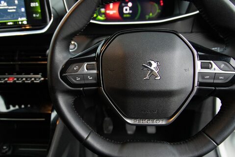 Peugeot 208 PURETECH ALLURE PREMIUM S/S 19