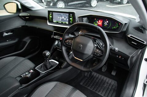 Peugeot 208 PURETECH ALLURE PREMIUM S/S 4