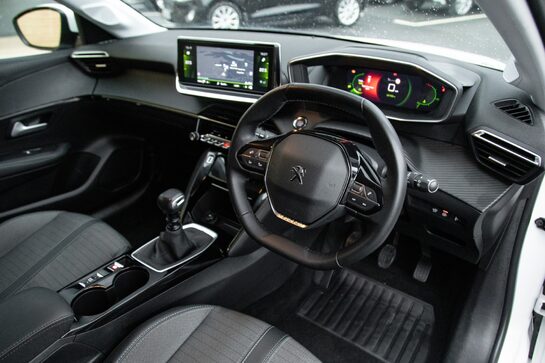 Peugeot 208 PURETECH ALLURE PREMIUM S/S