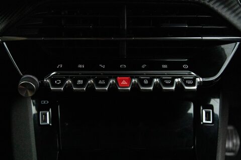 Peugeot 208 PURETECH ALLURE PREMIUM S/S 34