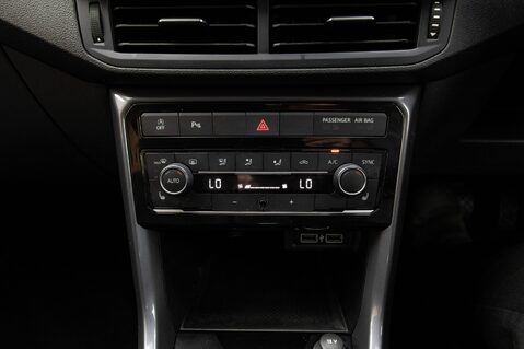 Volkswagen T-Cross SEL TSI DSG 33